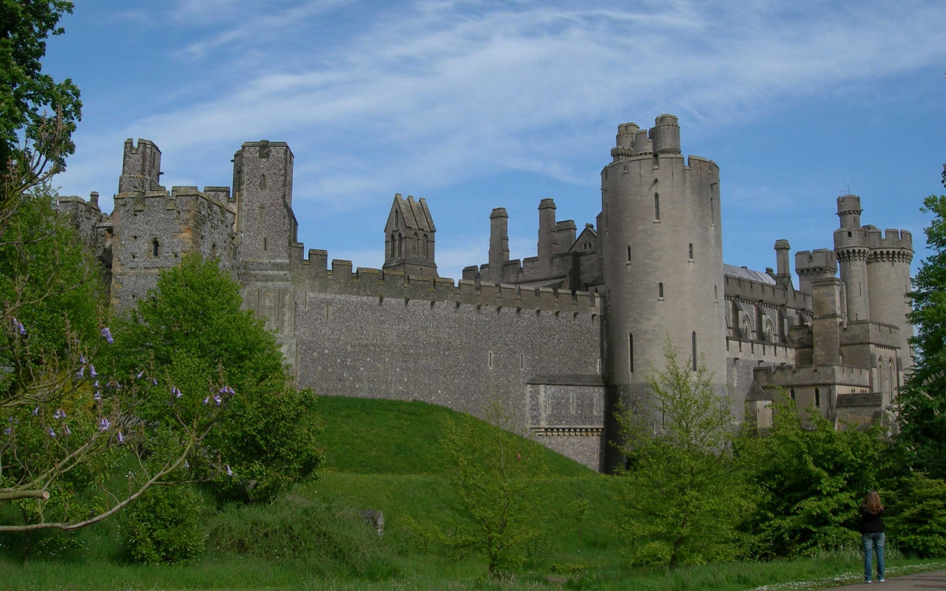 Castle well castle well. Замок Арундел. Замок Арундел (Эрандел). Arundel Castle призраки. Королевство Суссекс.