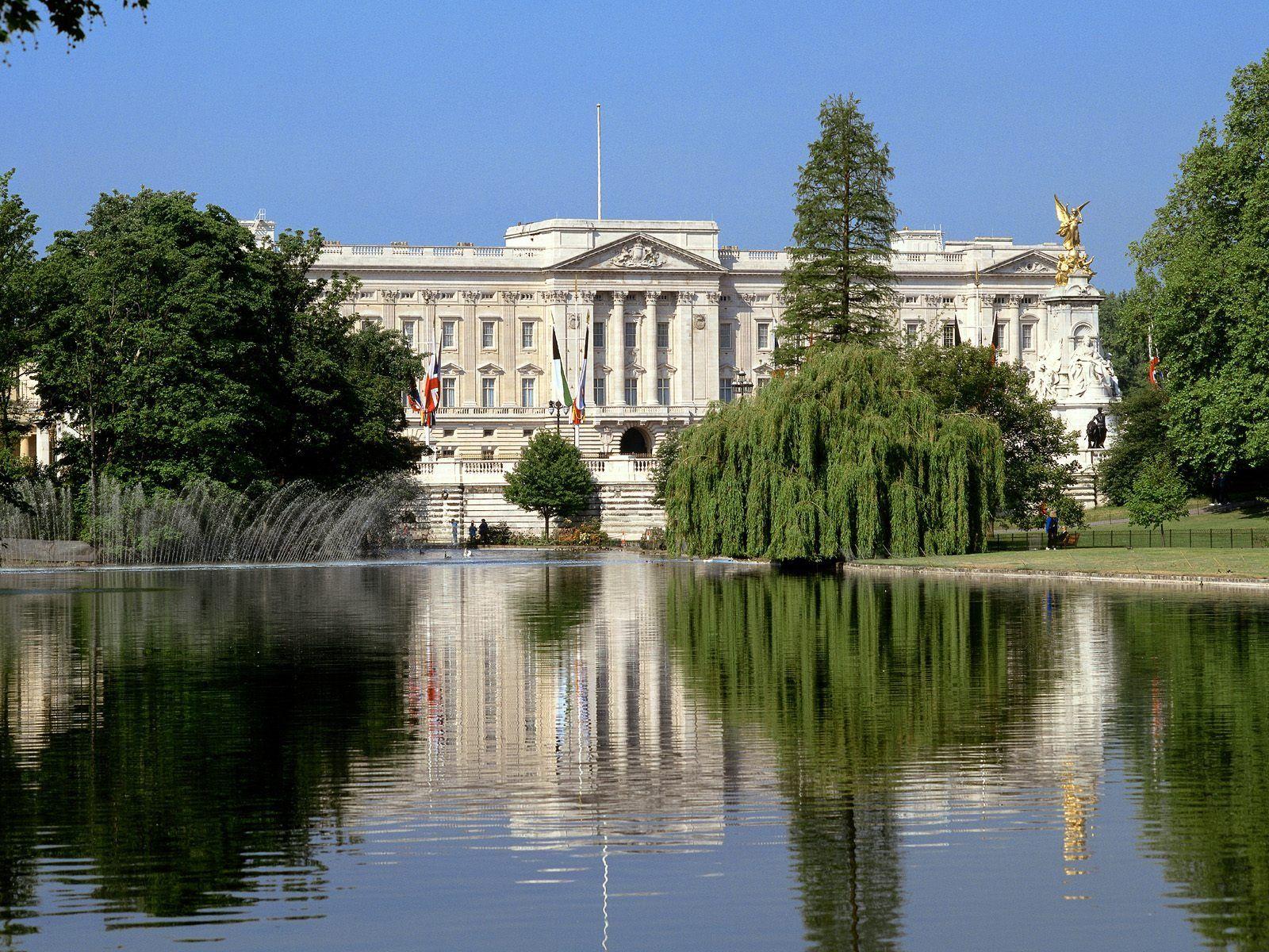 Buckingham Palace Wallpapers