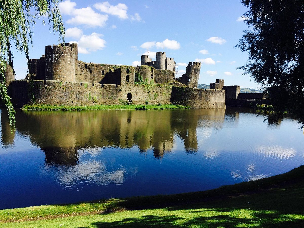 Caerphilly Castle Wallpapers