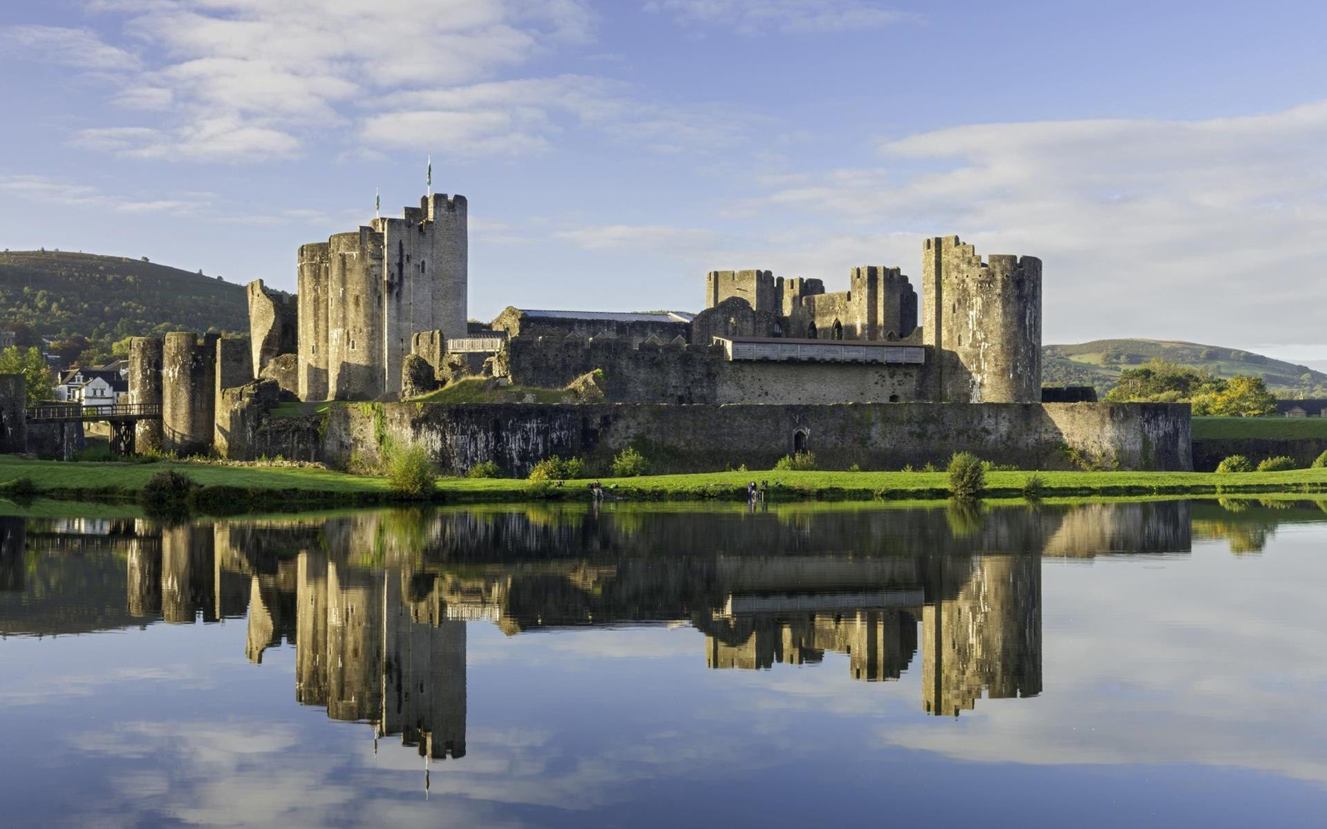 Caerphilly Castle Wallpapers