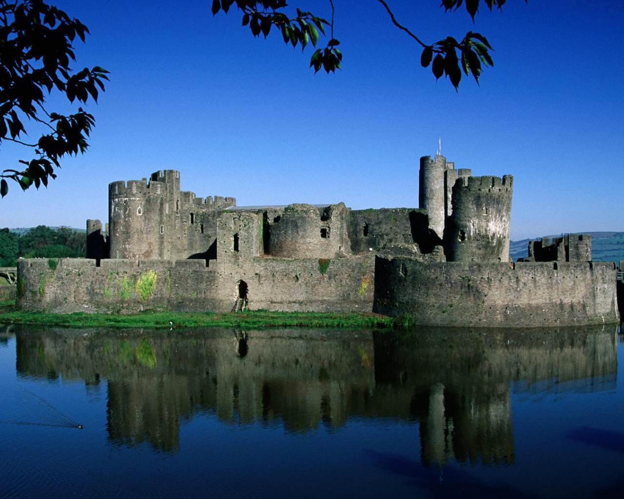 Caerphilly Castle Wallpapers