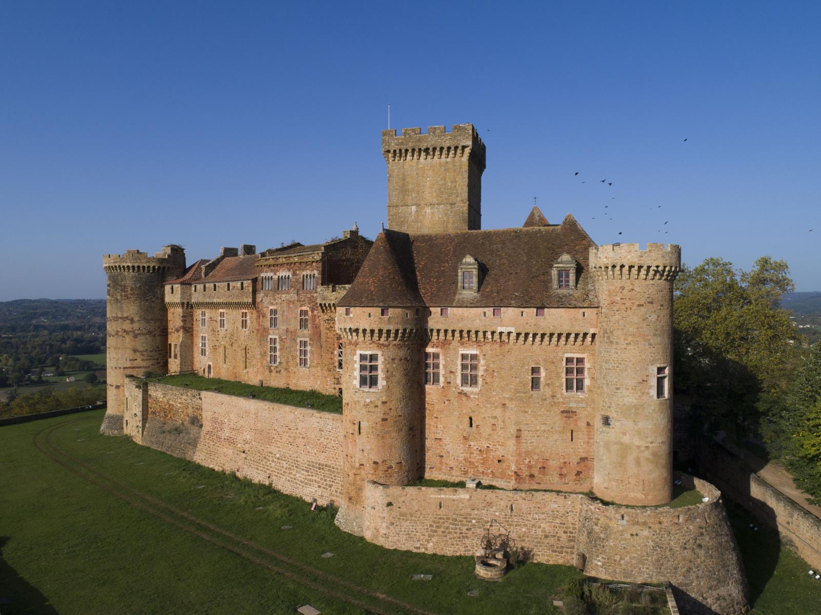 Chateau De Castenau-Bretenoux Wallpapers