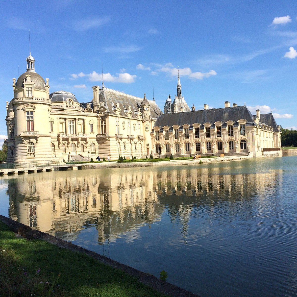 Chateau De Chantilly Wallpapers