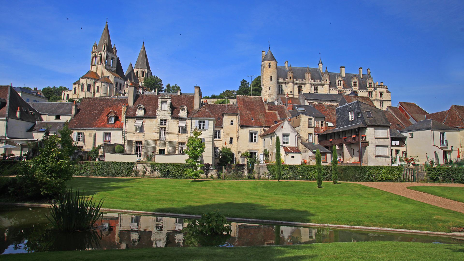 Chateau De Loches Wallpapers