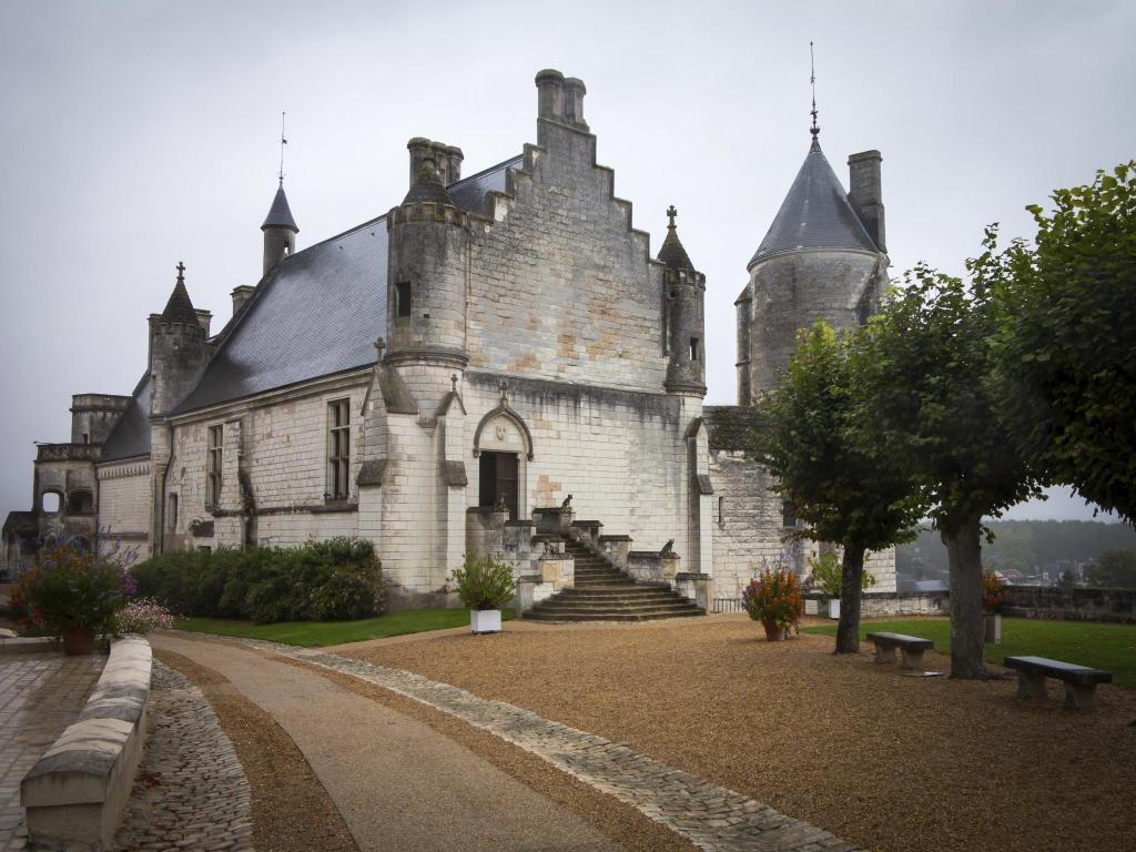 Chateau De Loches Wallpapers