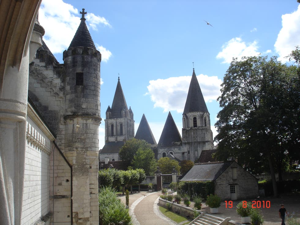 Chateau De Loches Wallpapers