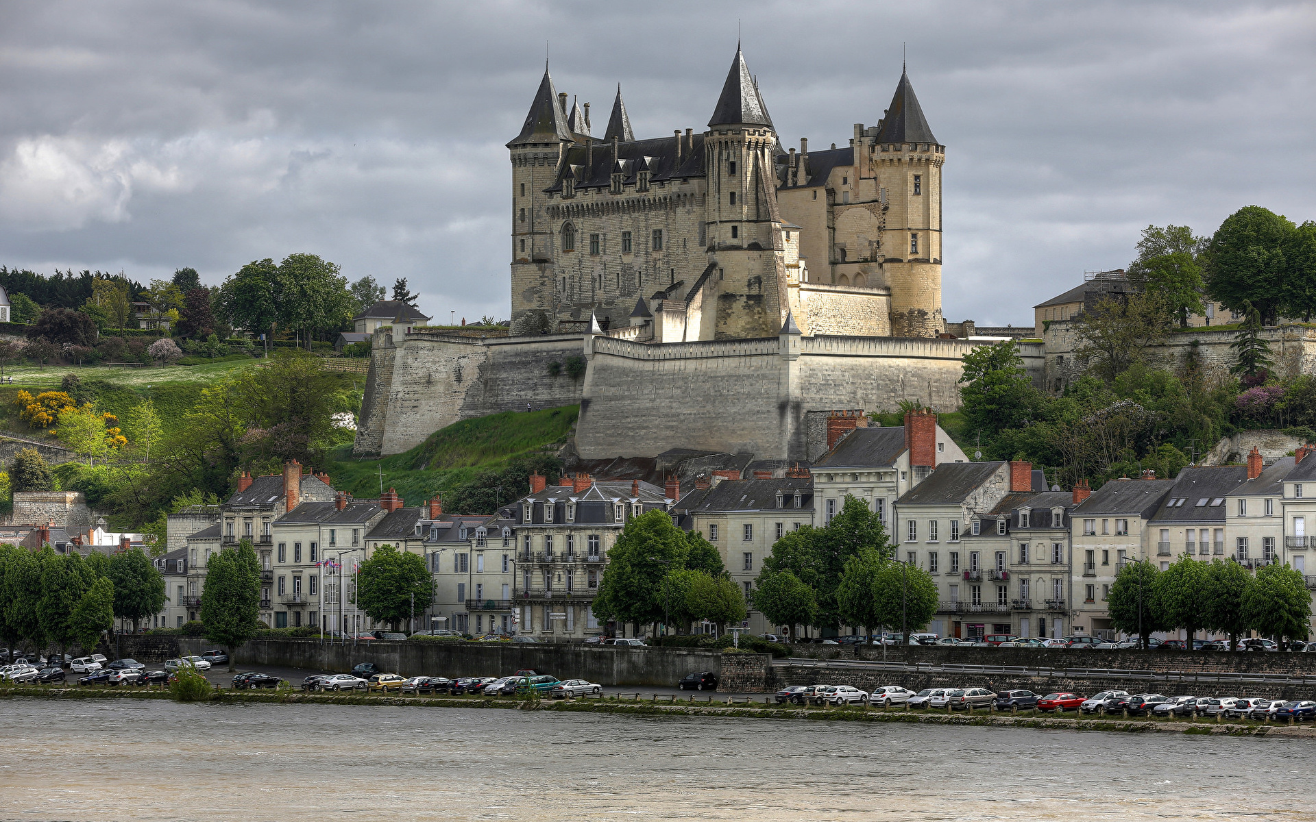 Chateau De Saumur Wallpapers