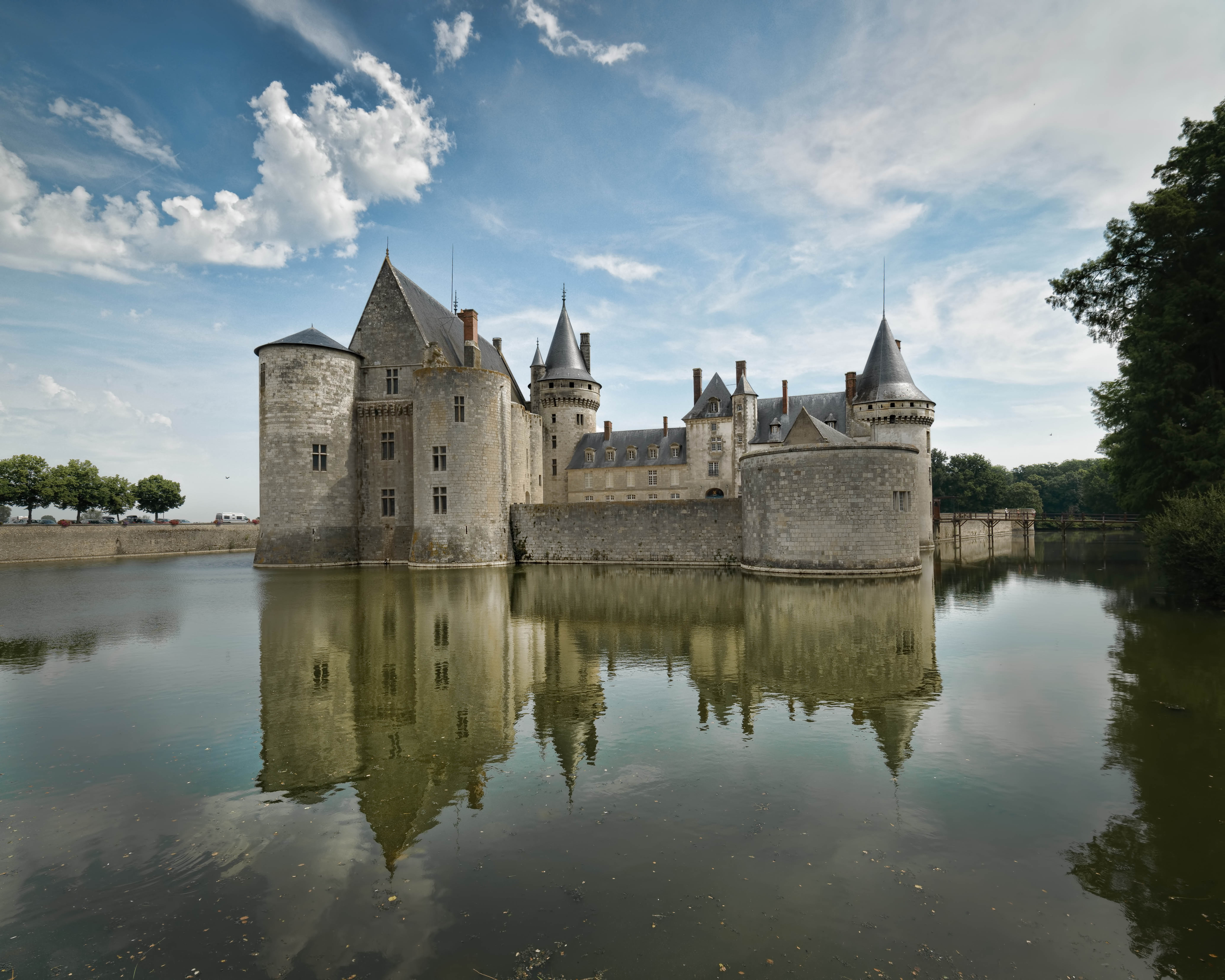 Chateau De Sully-Sur-Loire Wallpapers