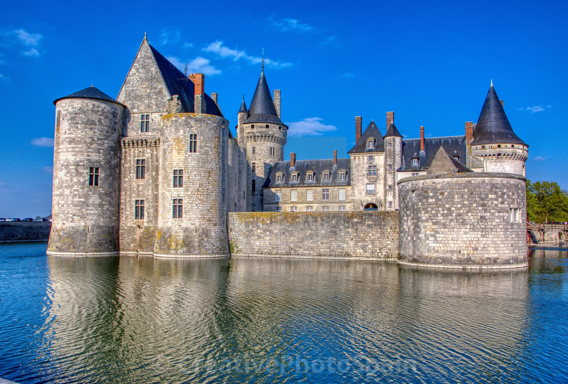 Chateau De Sully-Sur-Loire Wallpapers