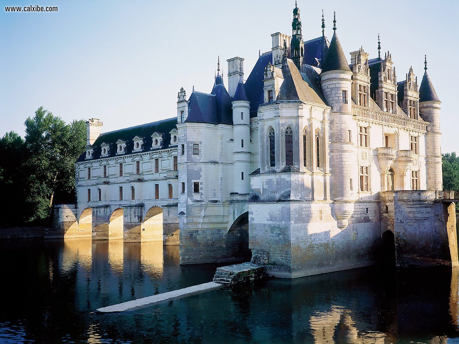 Chateaux Of The Loire Valley Wallpapers