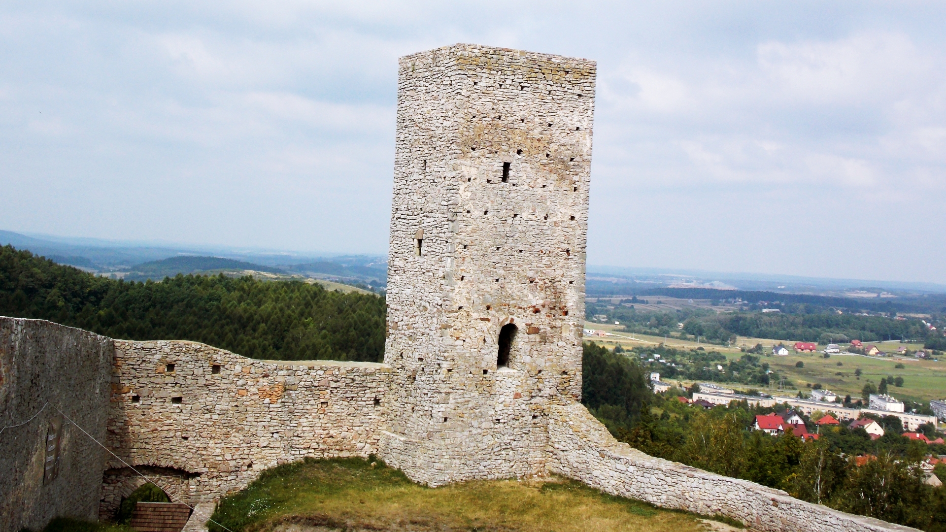 Checiny Castle Wallpapers