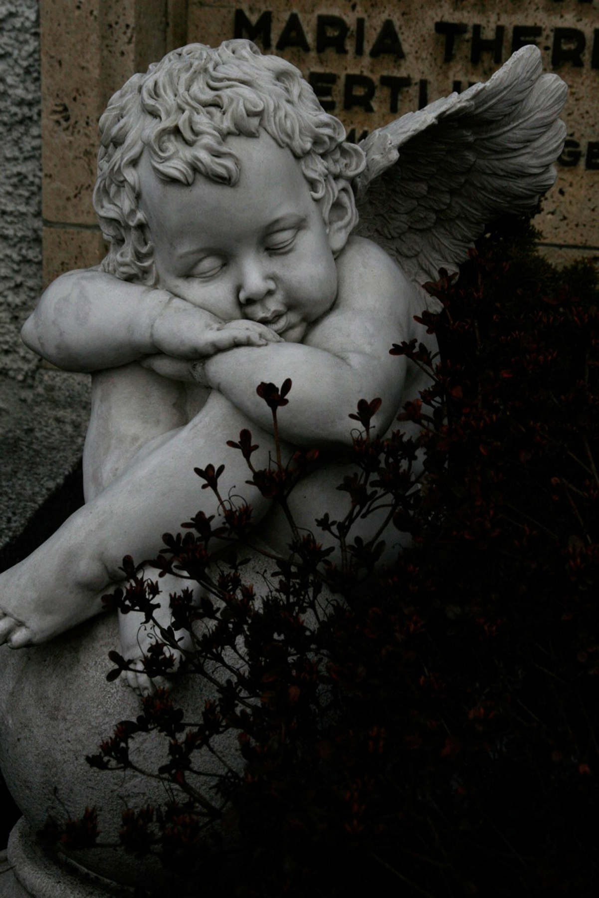 Cherub Statue Wallpapers