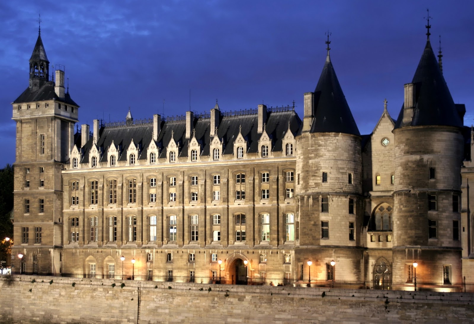 Conciergerie Wallpapers