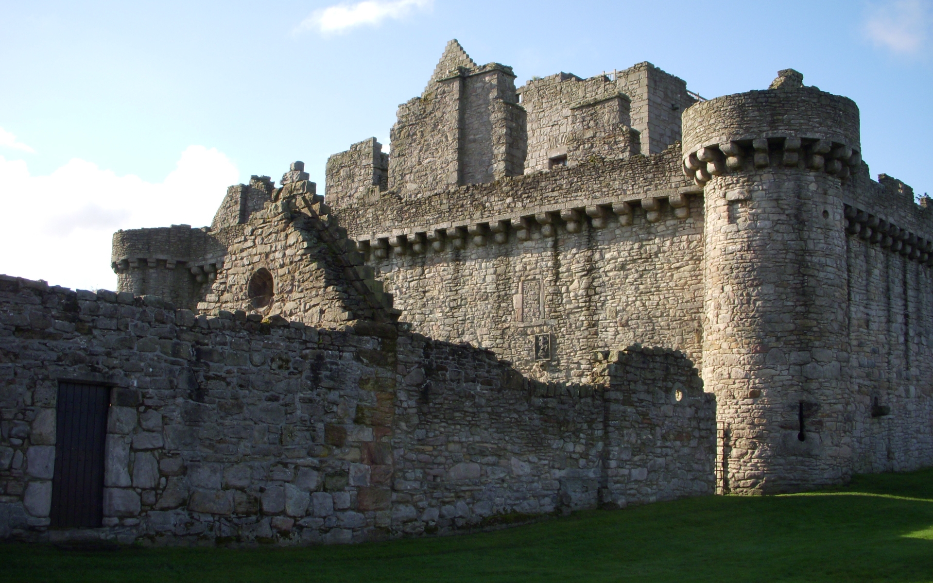 Craigmillar Castle Wallpapers