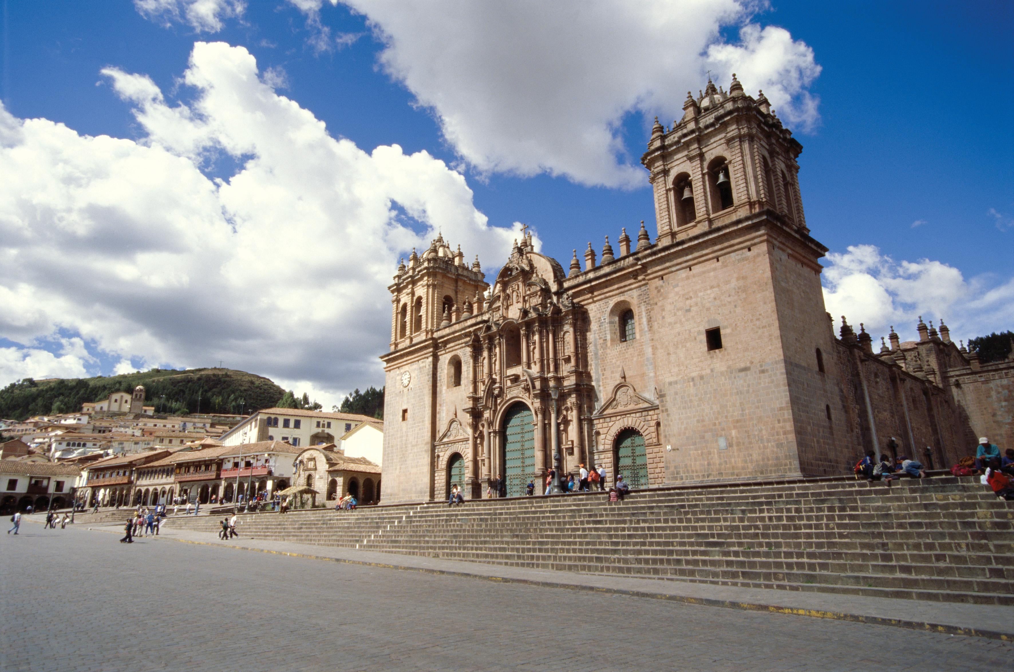 Cusco Cathedral On The Plaza De Armas Wallpapers