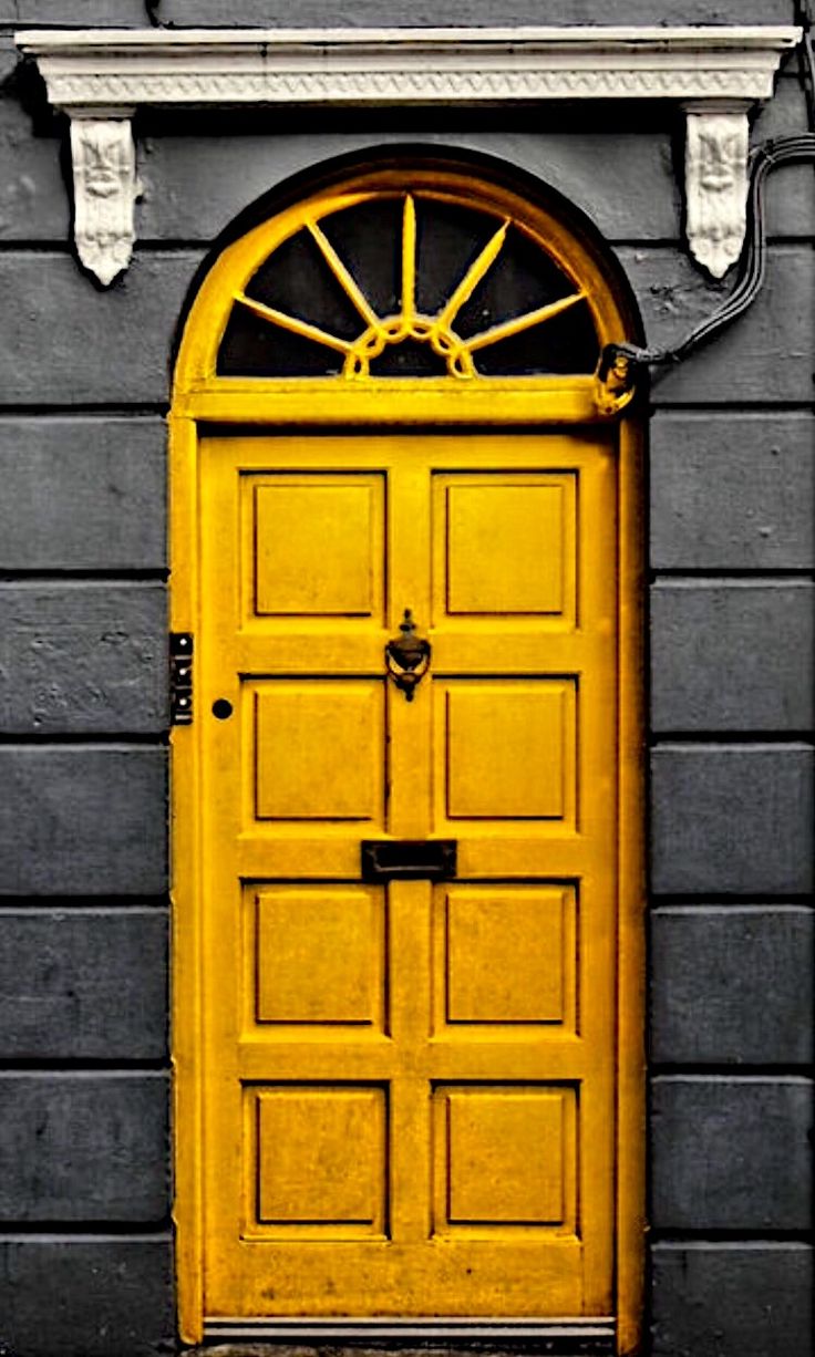 Door Wallpapers