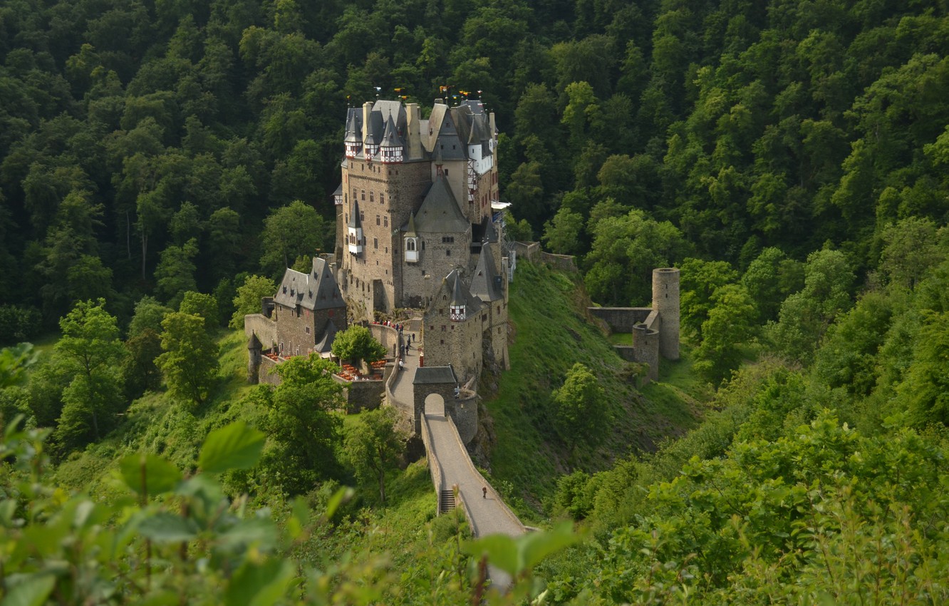 Eltz Castle Wallpapers