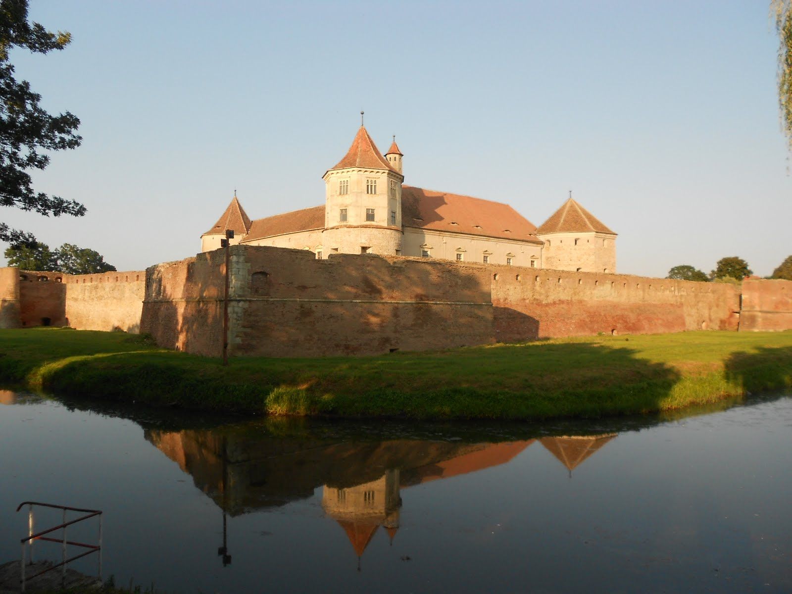 Fagaras Fortress Wallpapers