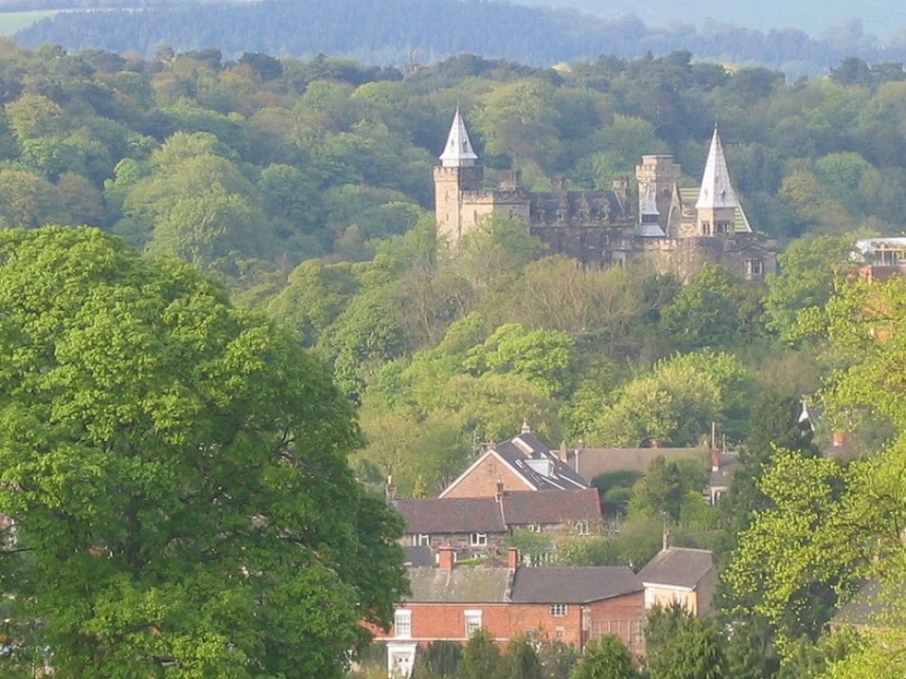 Faulx-Les-Tombes Castle Wallpapers