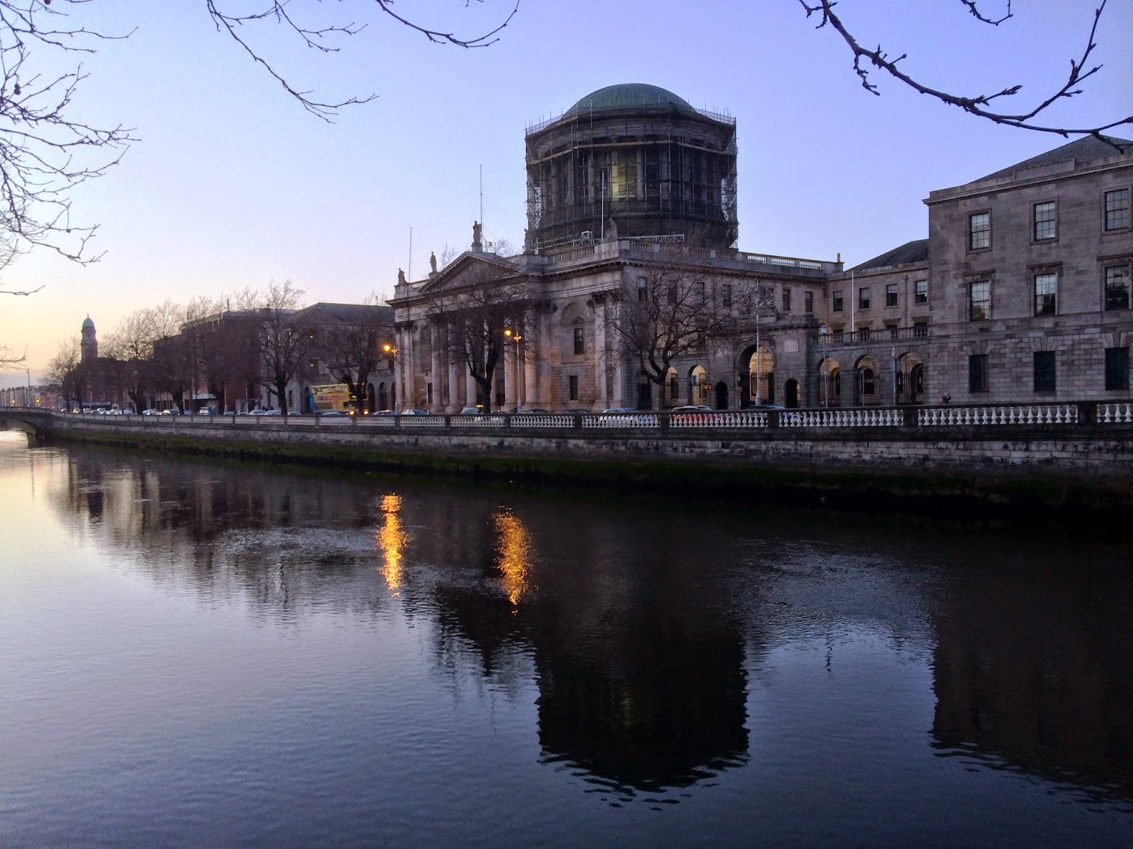 Four Courts Wallpapers