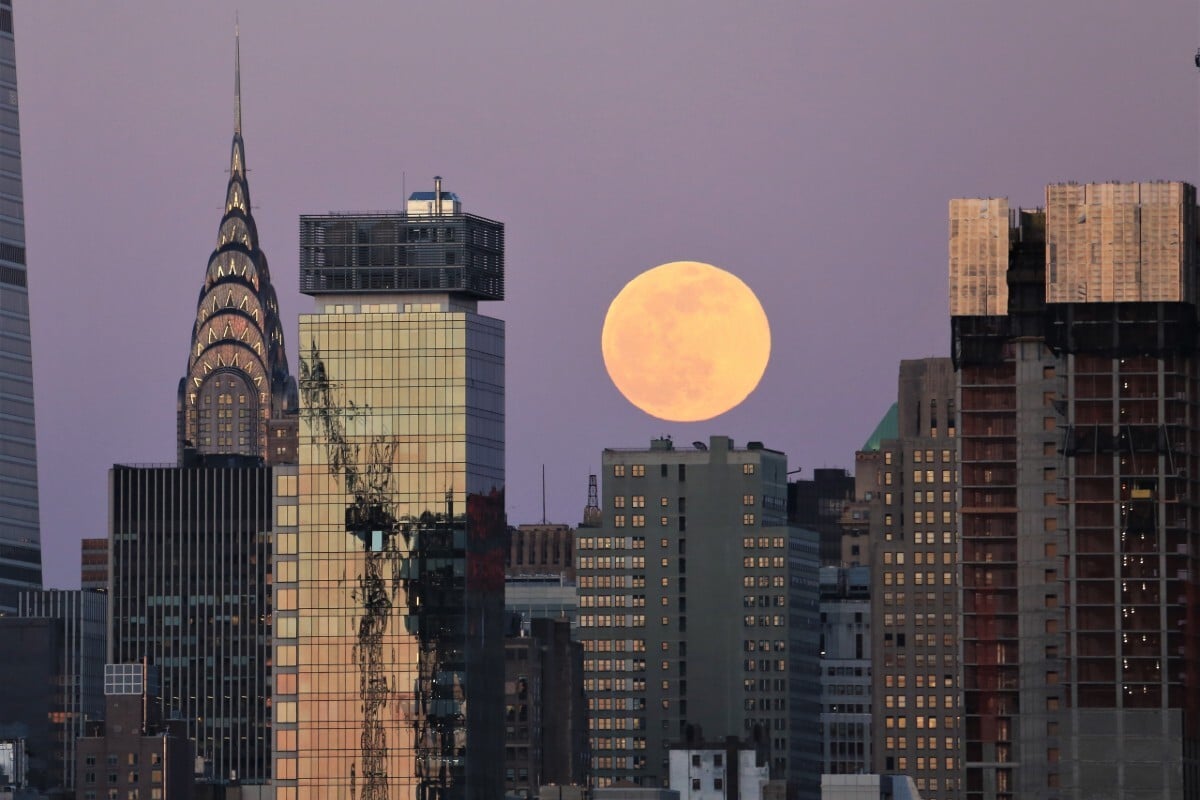 Full Moon Over Manhattan Wallpapers