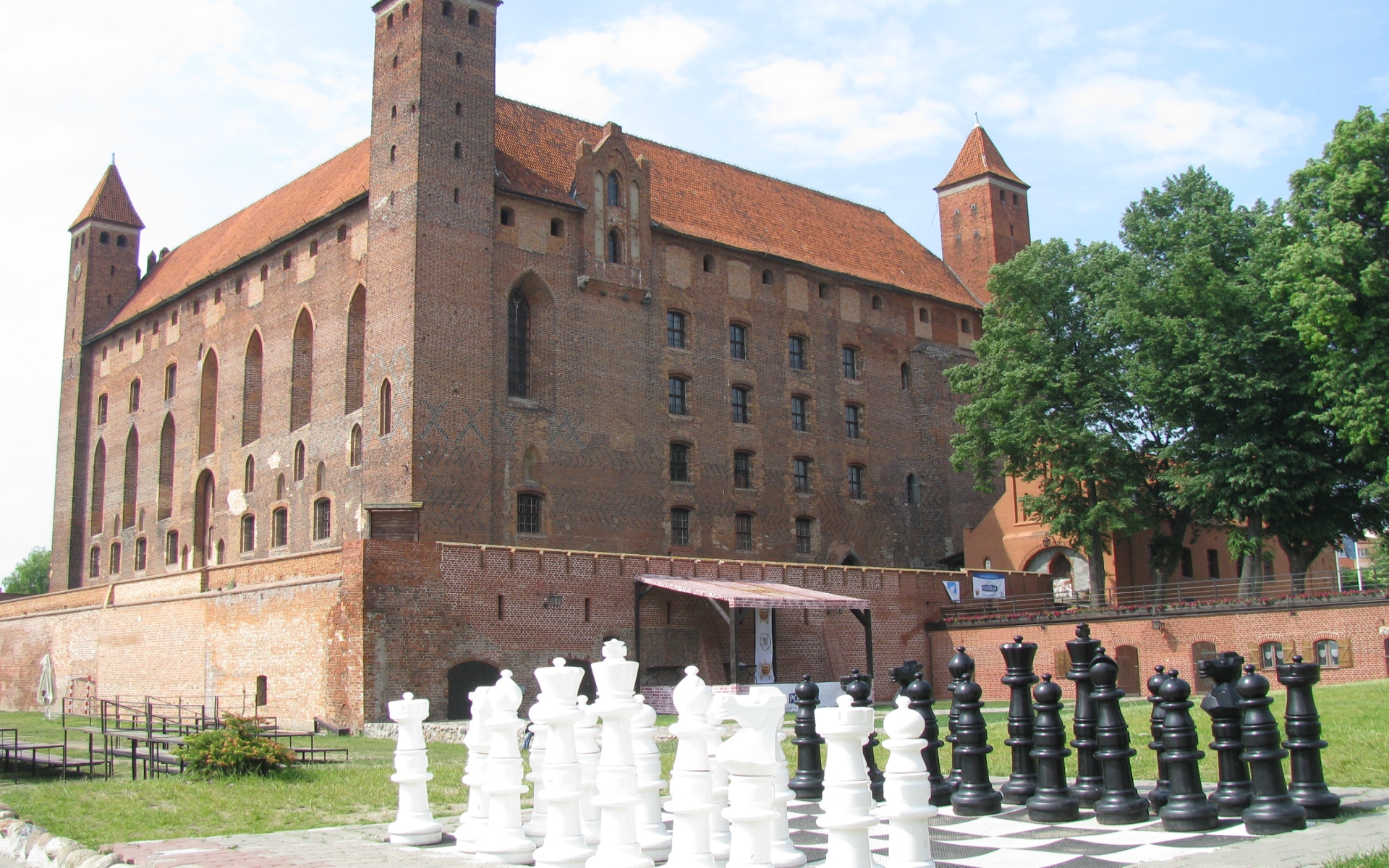 Gniew Castle Wallpapers