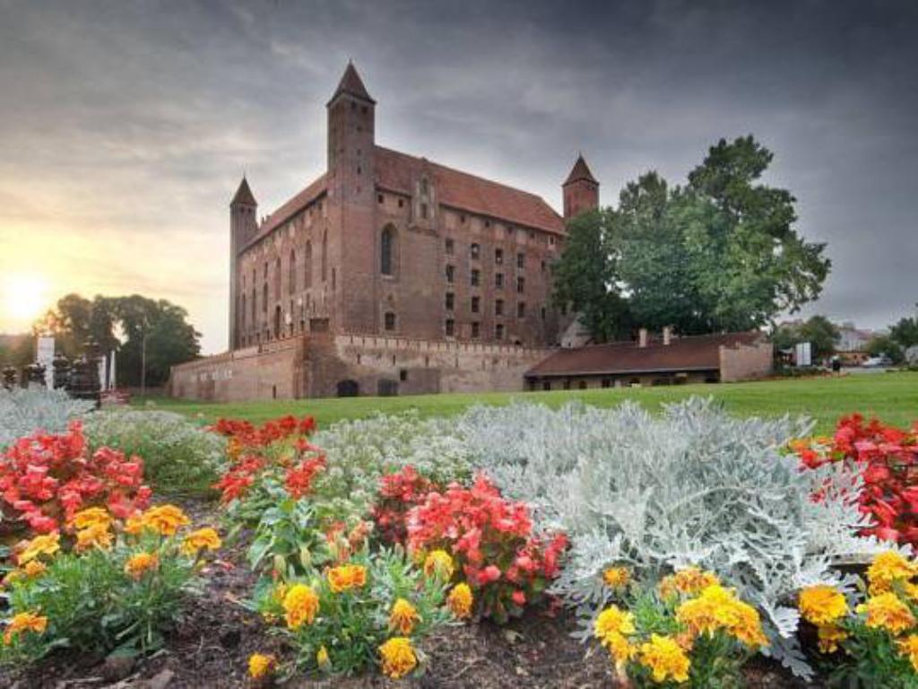 Gniew Castle Wallpapers