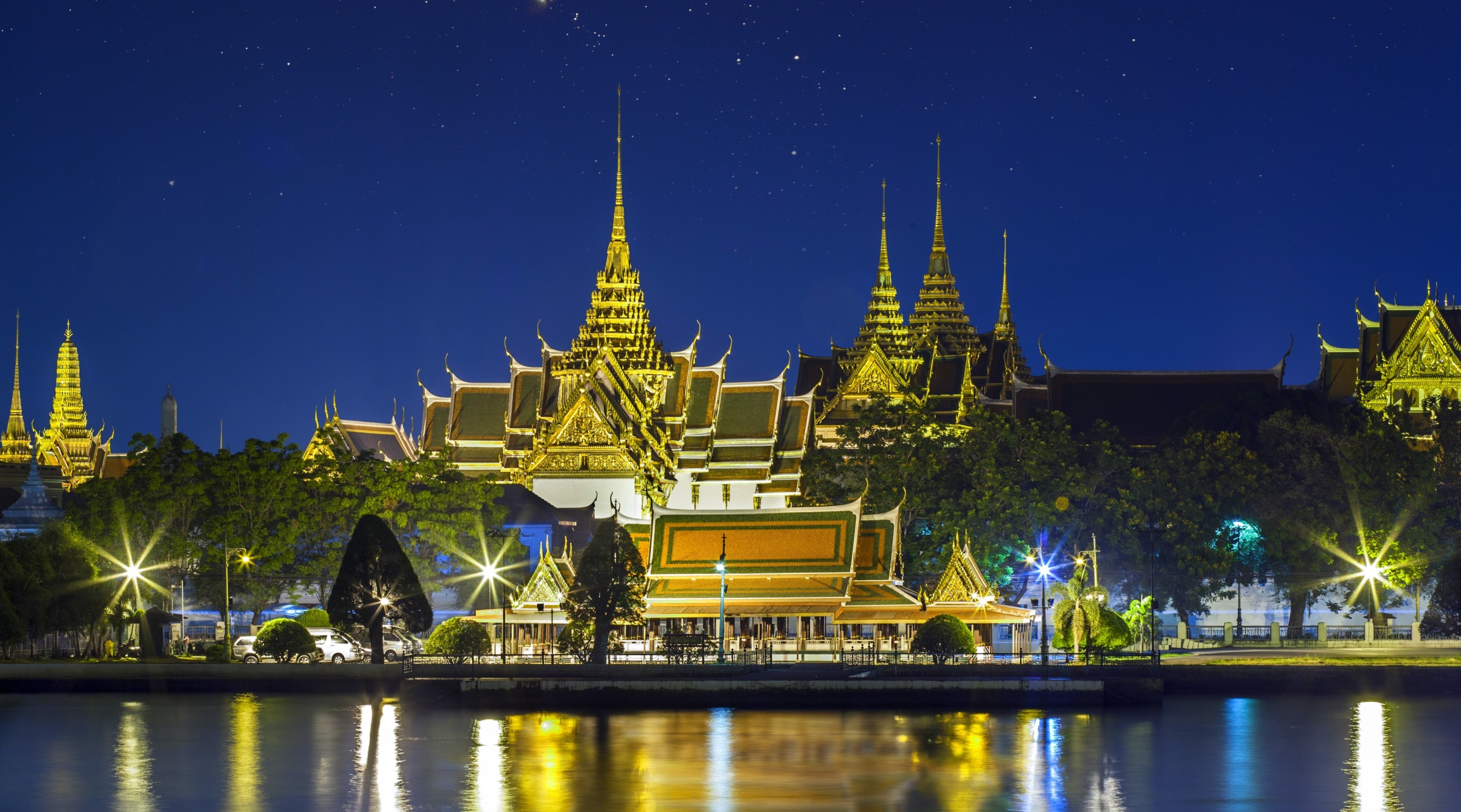 Grand Palace Wallpapers