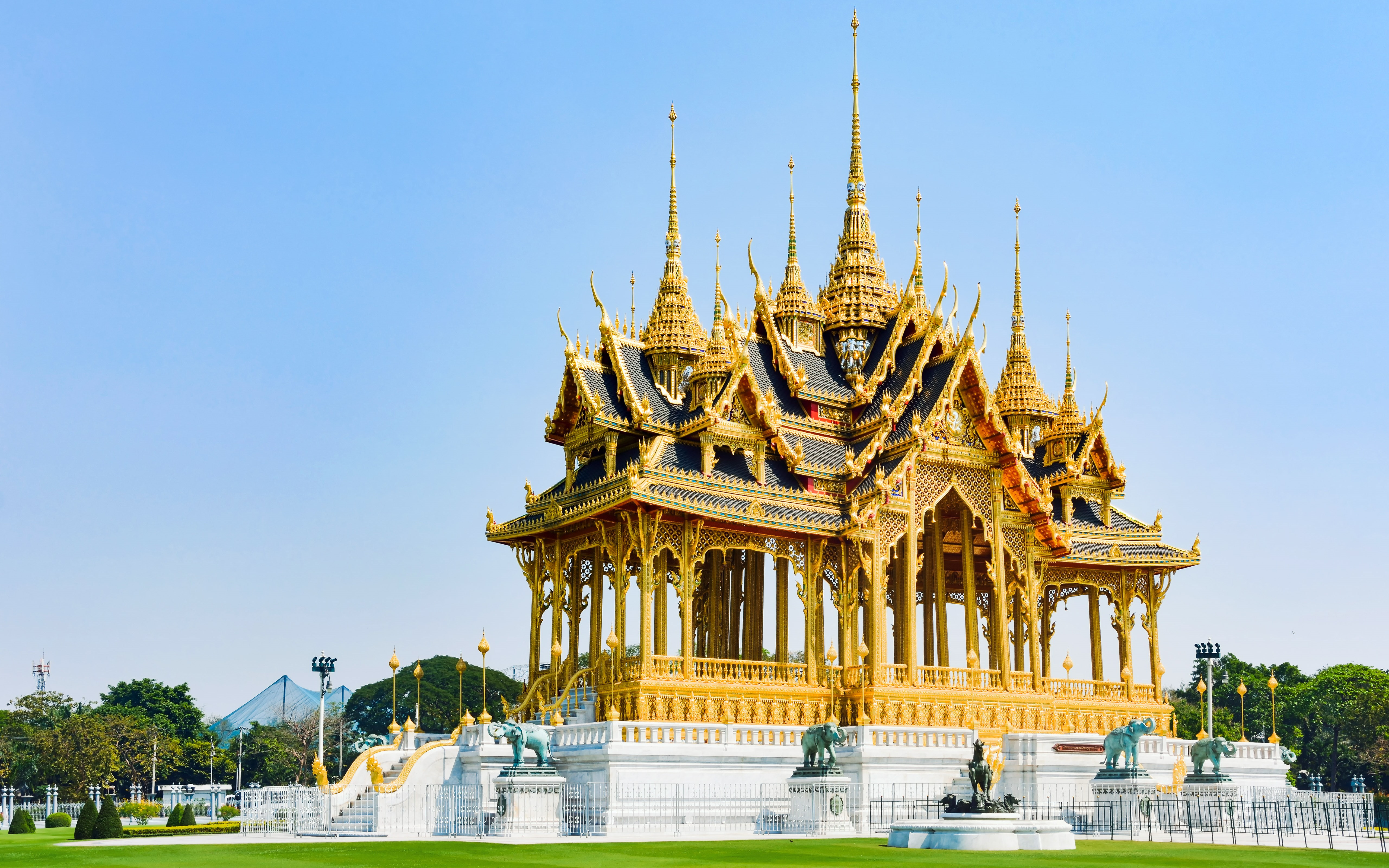 Grand Palace Wallpapers