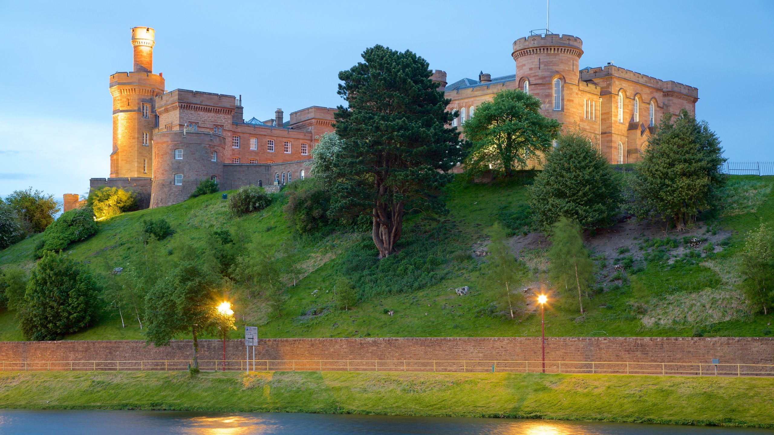 Inverness Castle Wallpapers