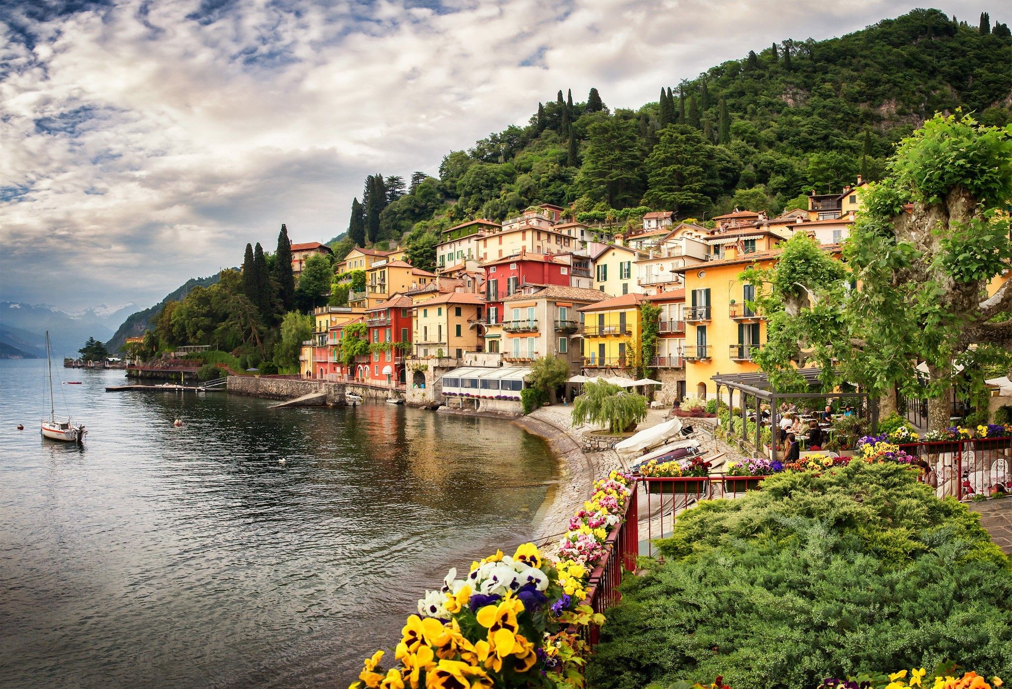 Italy Lake House Wallpapers