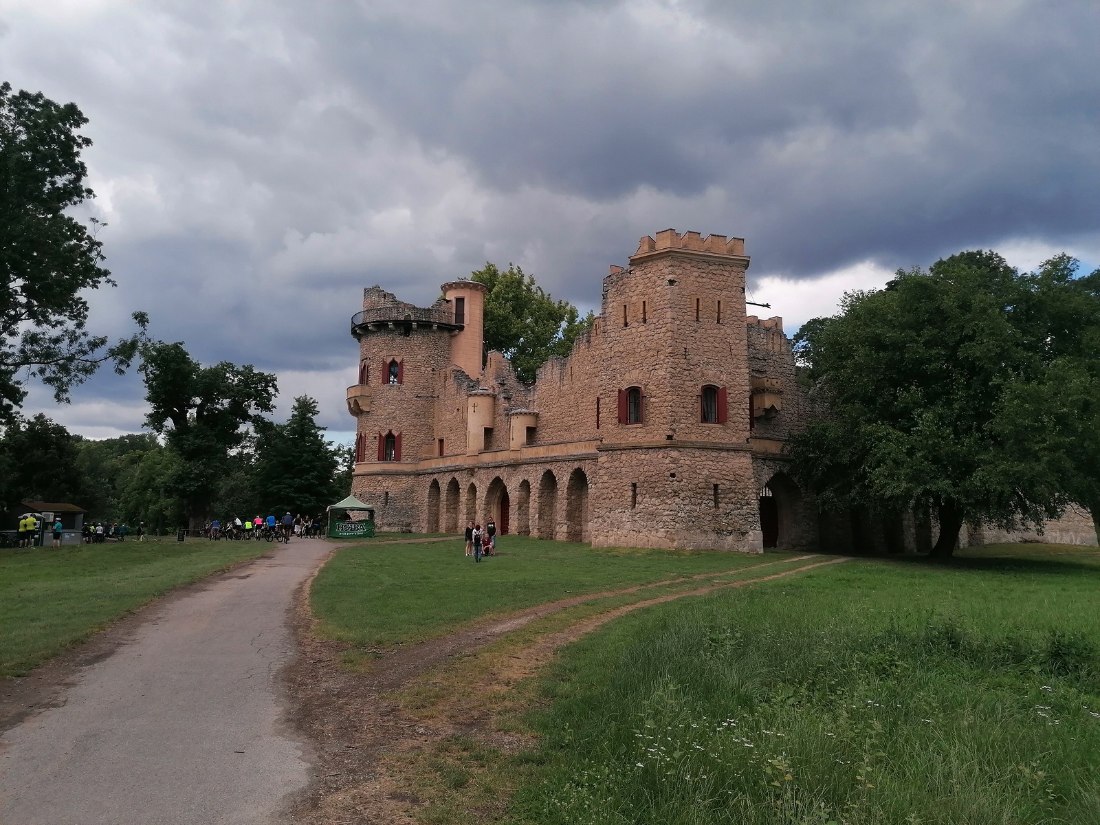 Janohrad Castle Wallpapers