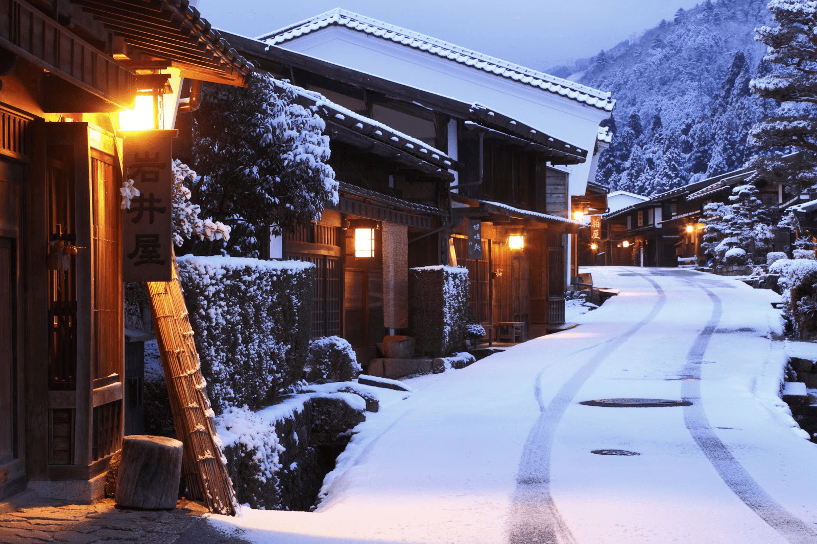 Japan Village Covered In Winter Snow Wallpapers