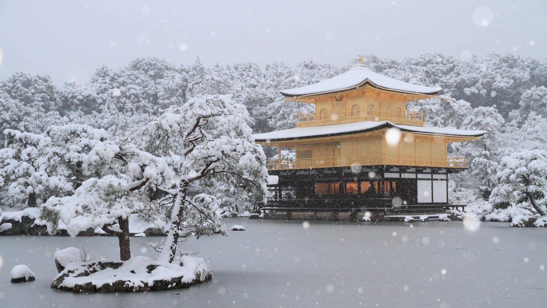 Japan Village Covered In Winter Snow Wallpapers