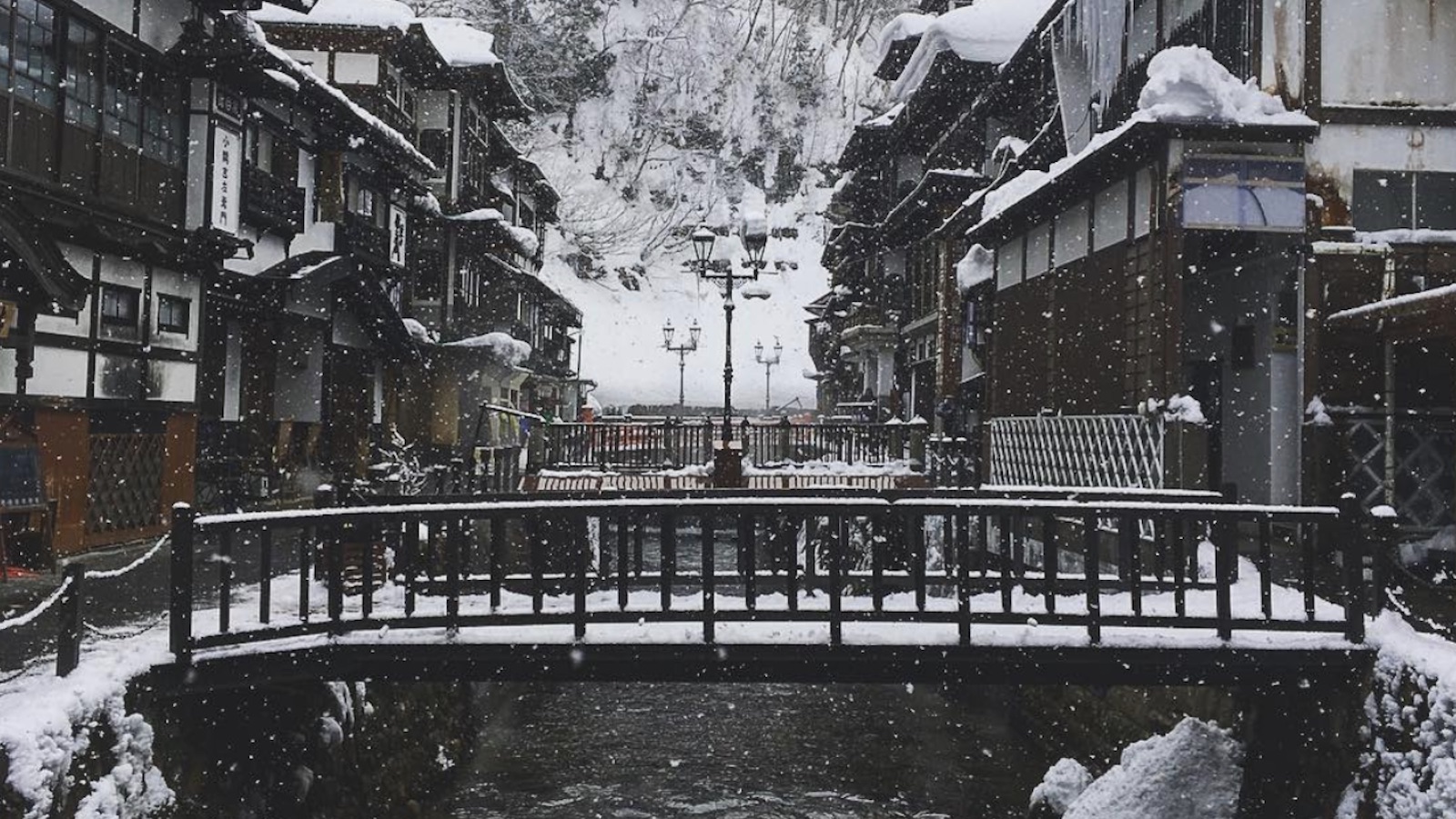 Japan Village Covered In Winter Snow Wallpapers