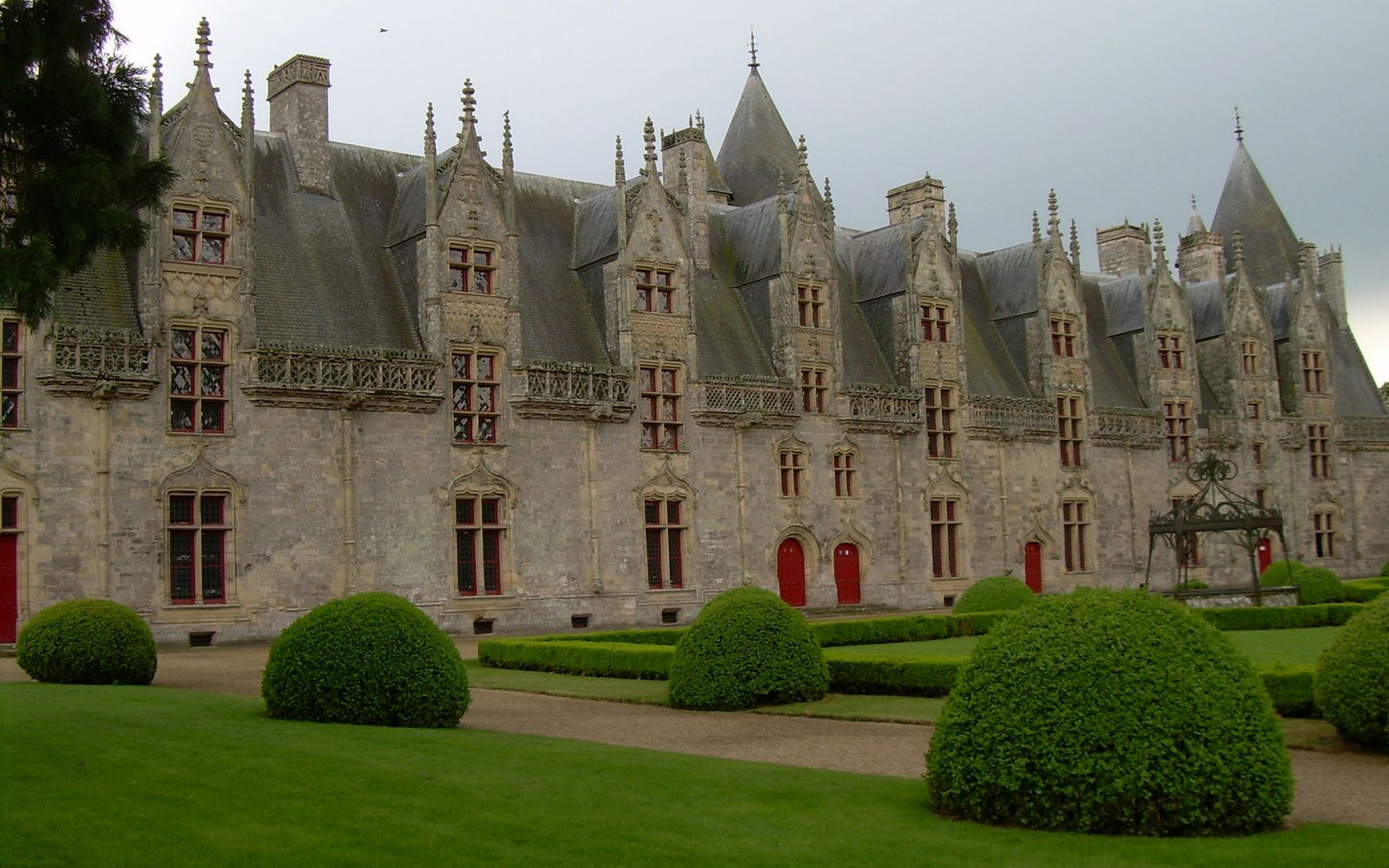 Josselin Castle Wallpapers