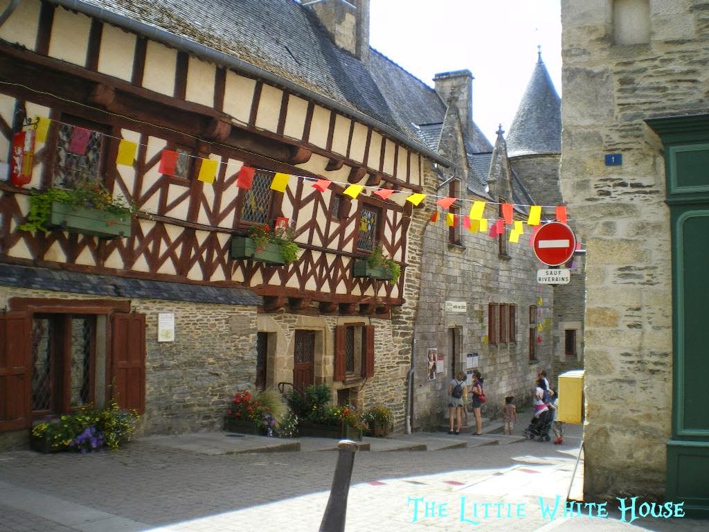 Josselin Castle Wallpapers