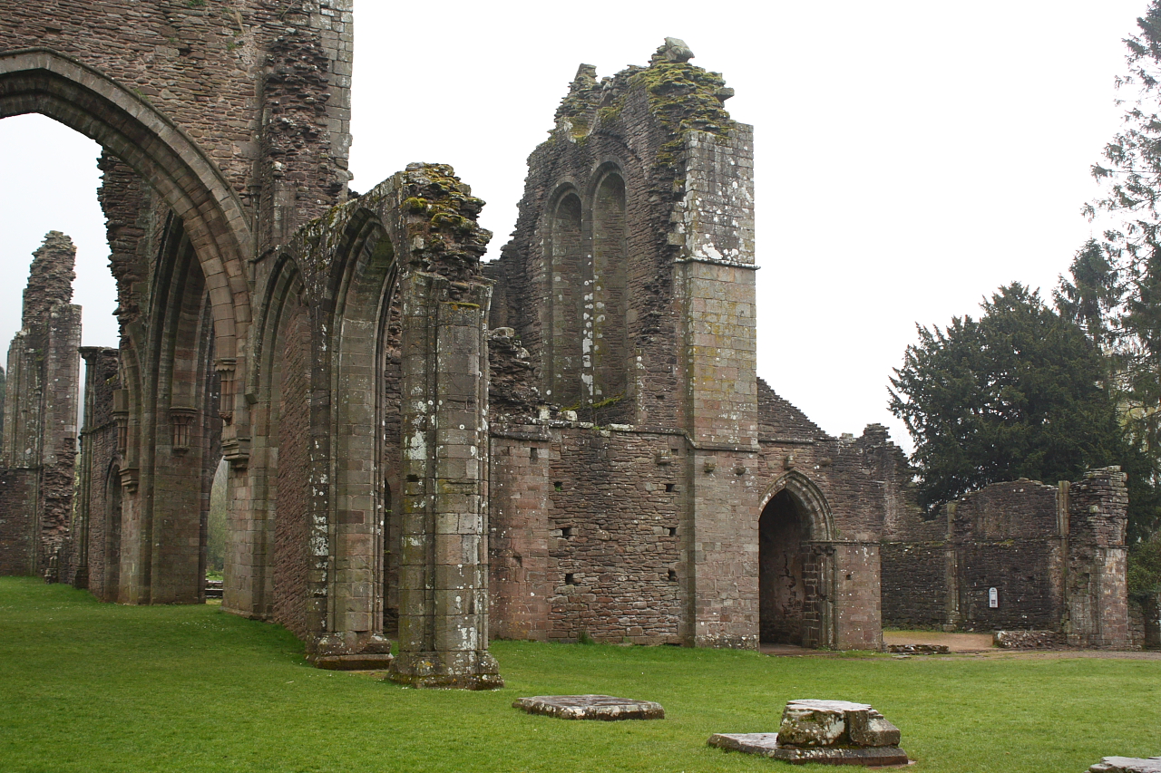 Llanthony Priory Wallpapers