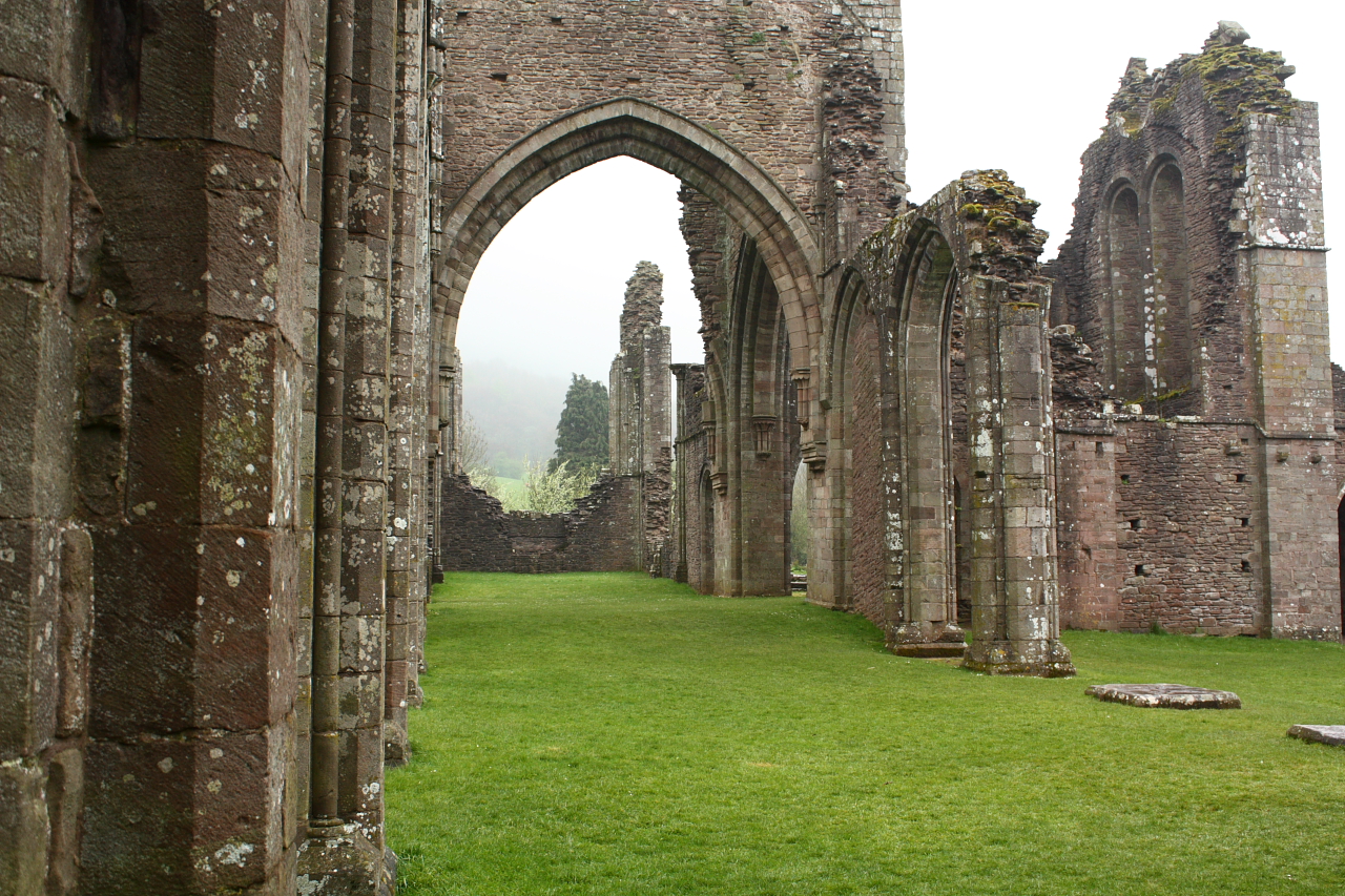 Llanthony Priory Wallpapers