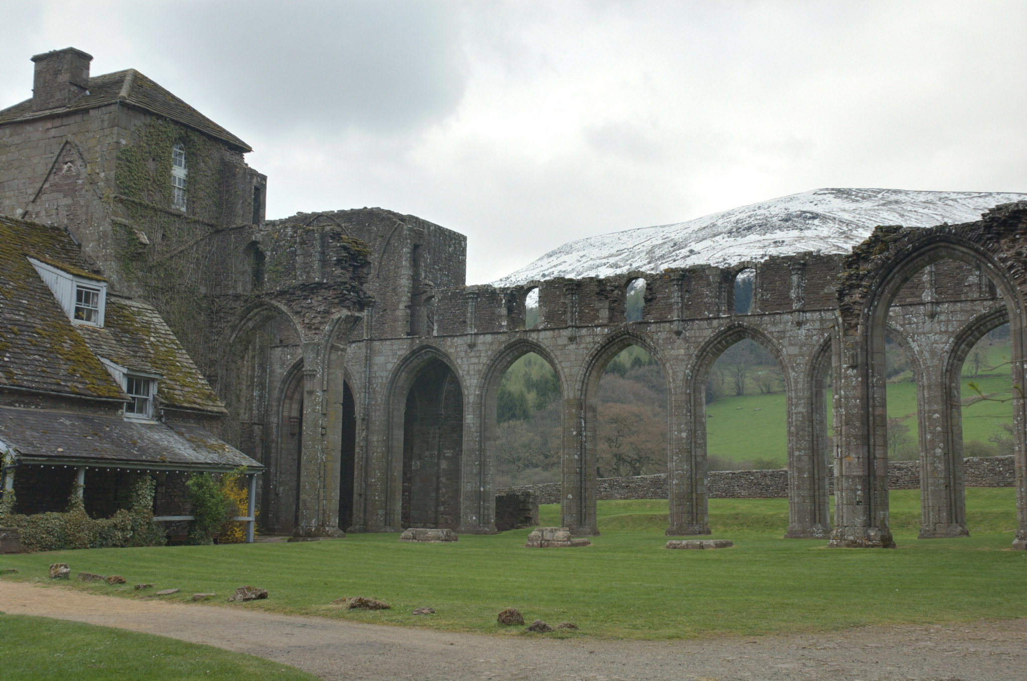 Llanthony Priory Wallpapers