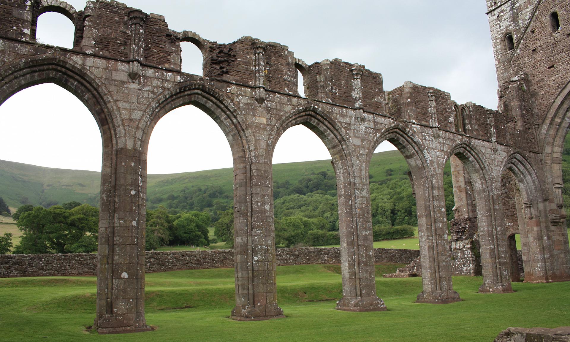 Llanthony Priory Wallpapers