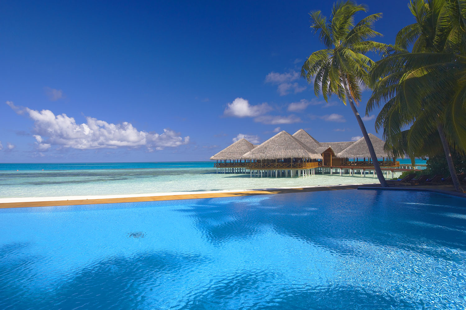 Maldives Central Grande Island Resort Wallpapers