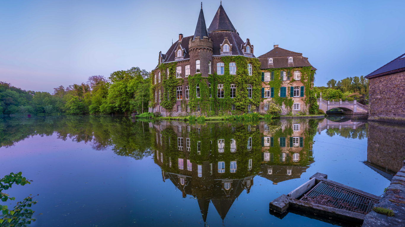 Mansion Reflection In Lake Wallpapers