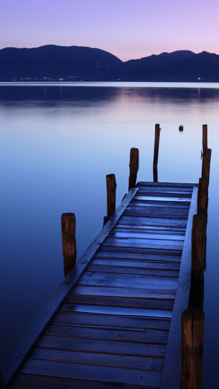 Mansion Reflection In Lake Wallpapers