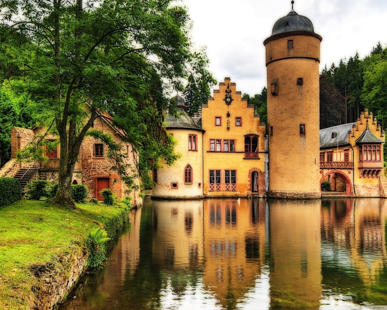 Mespelbrunn Castle Wallpapers