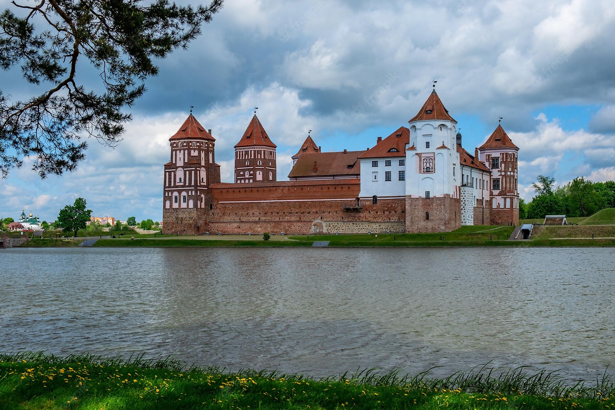 Mirsky Castle Wallpapers