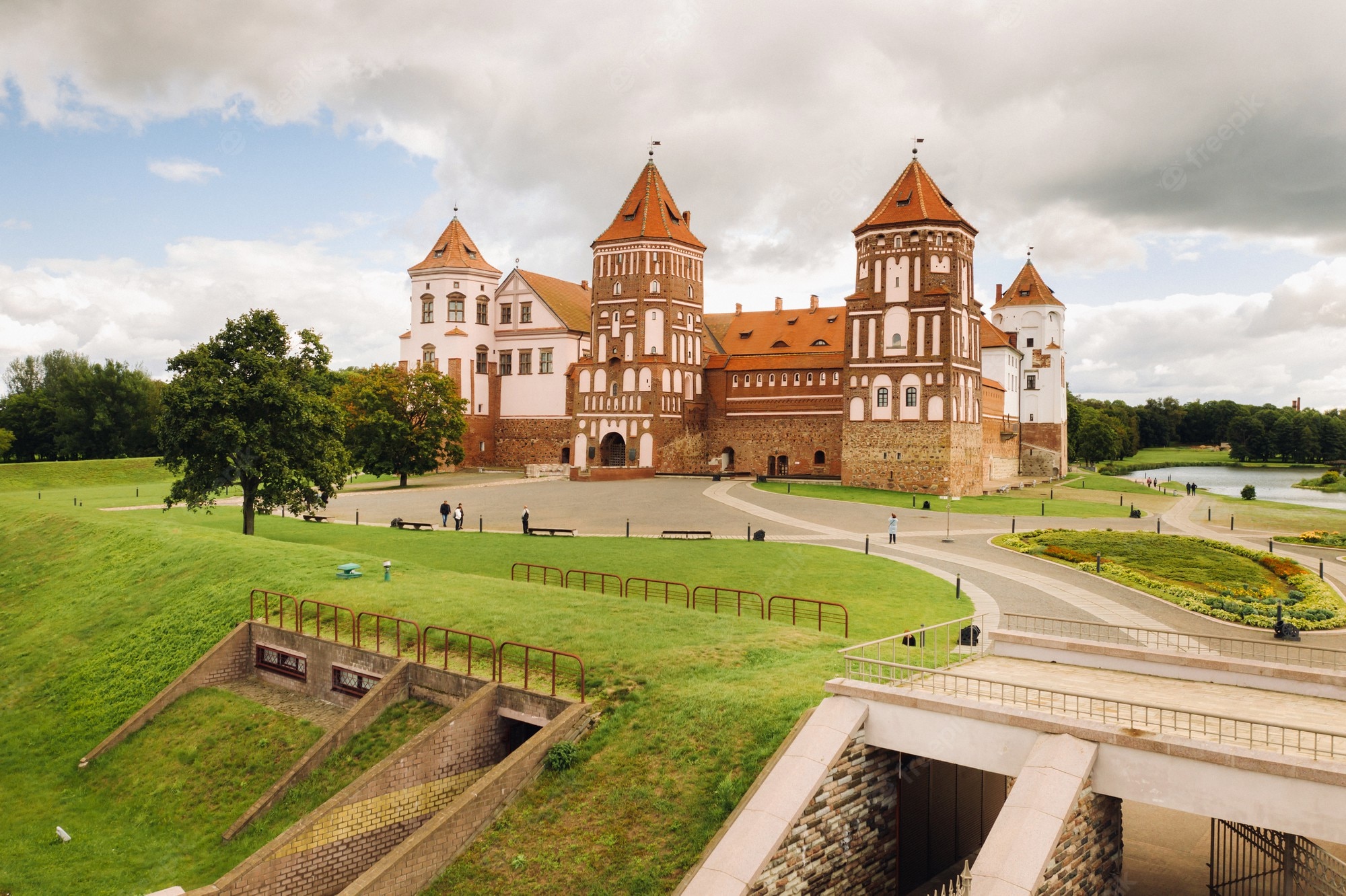 Mirsky Castle Wallpapers