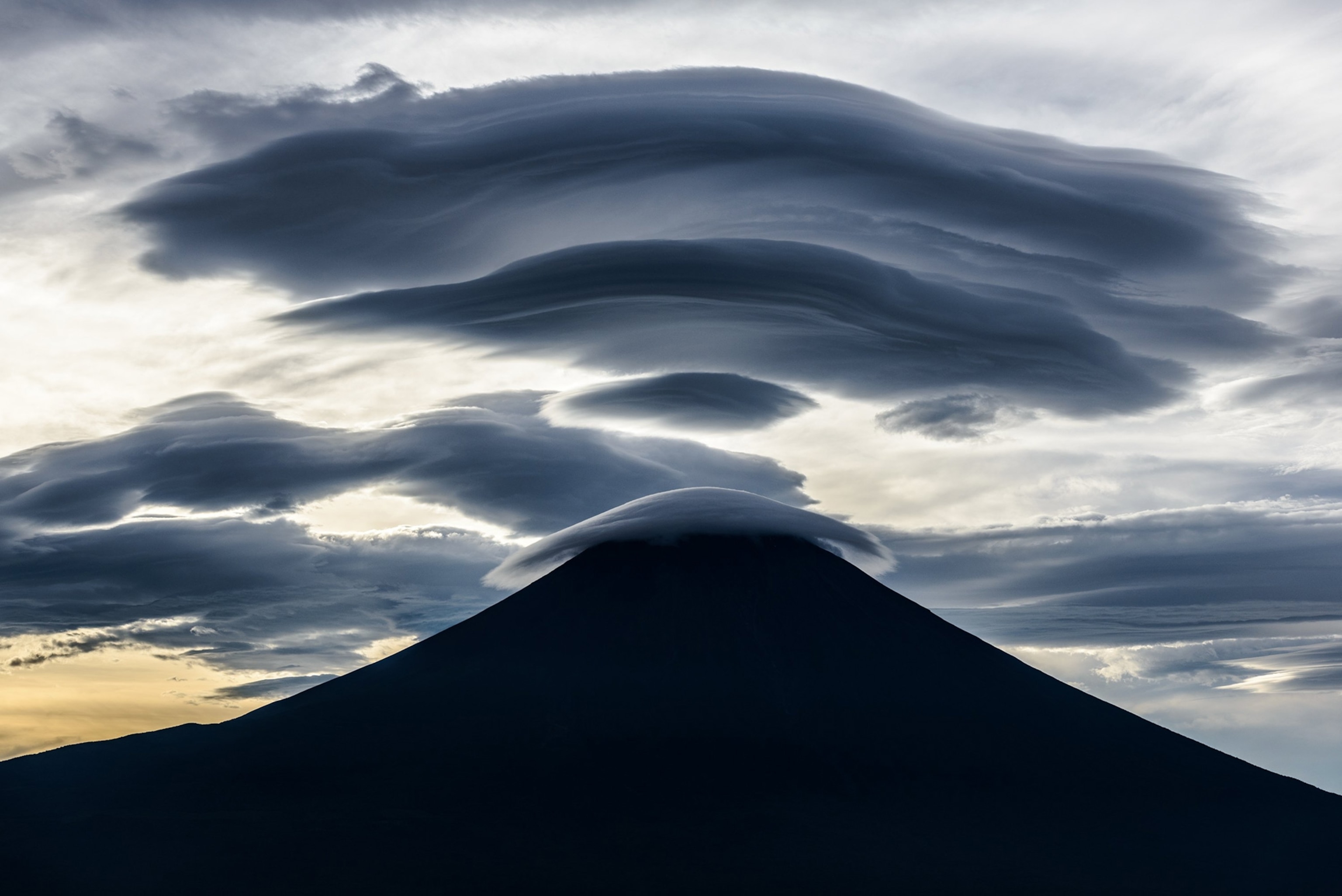 Mount Fuji Clouds And Mountains Japan Wallpapers