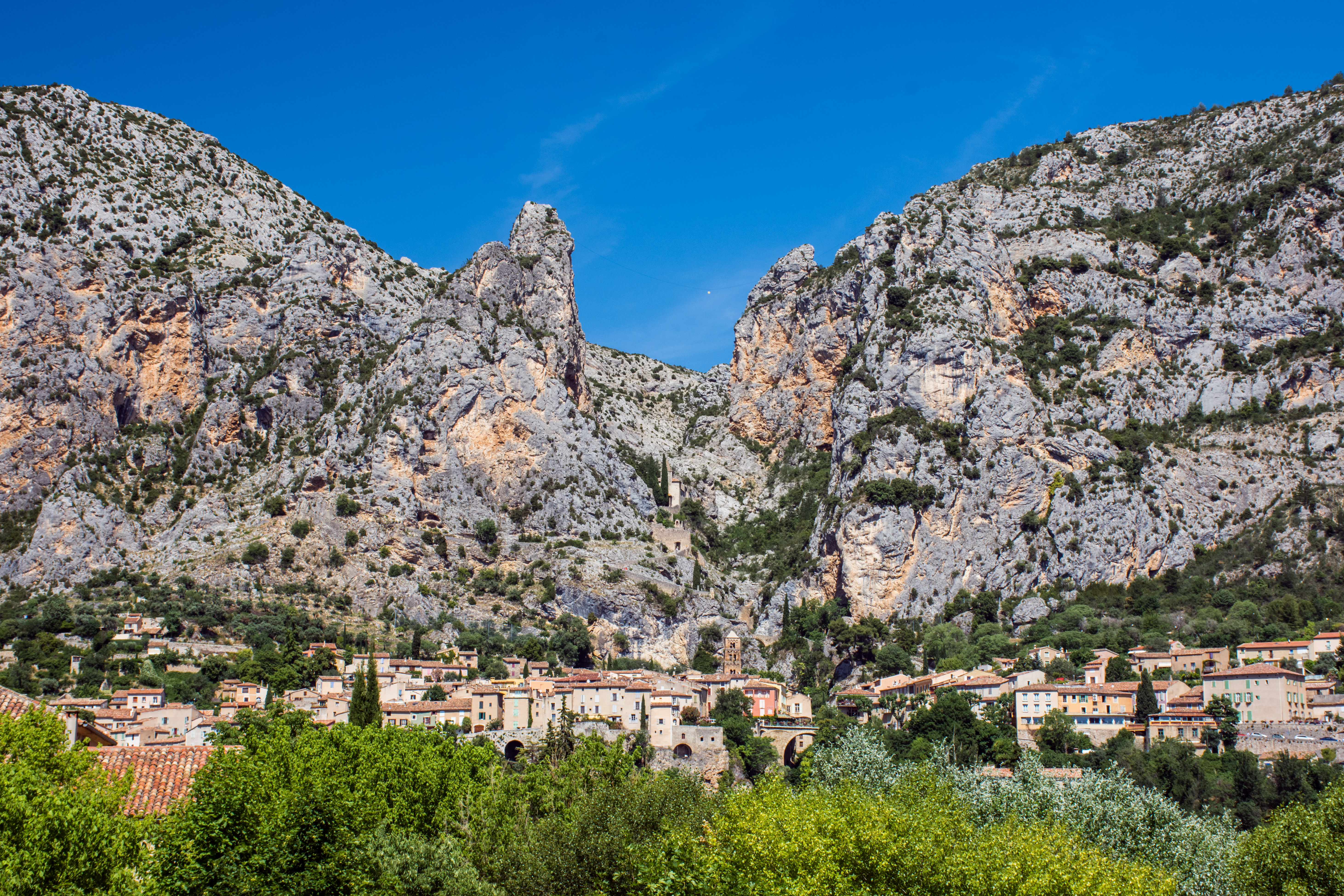 Moustiers-Sainte-Marie Wallpapers