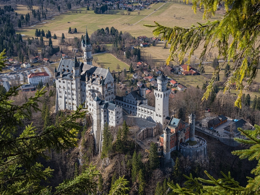 Neuchatel Castle Wallpapers